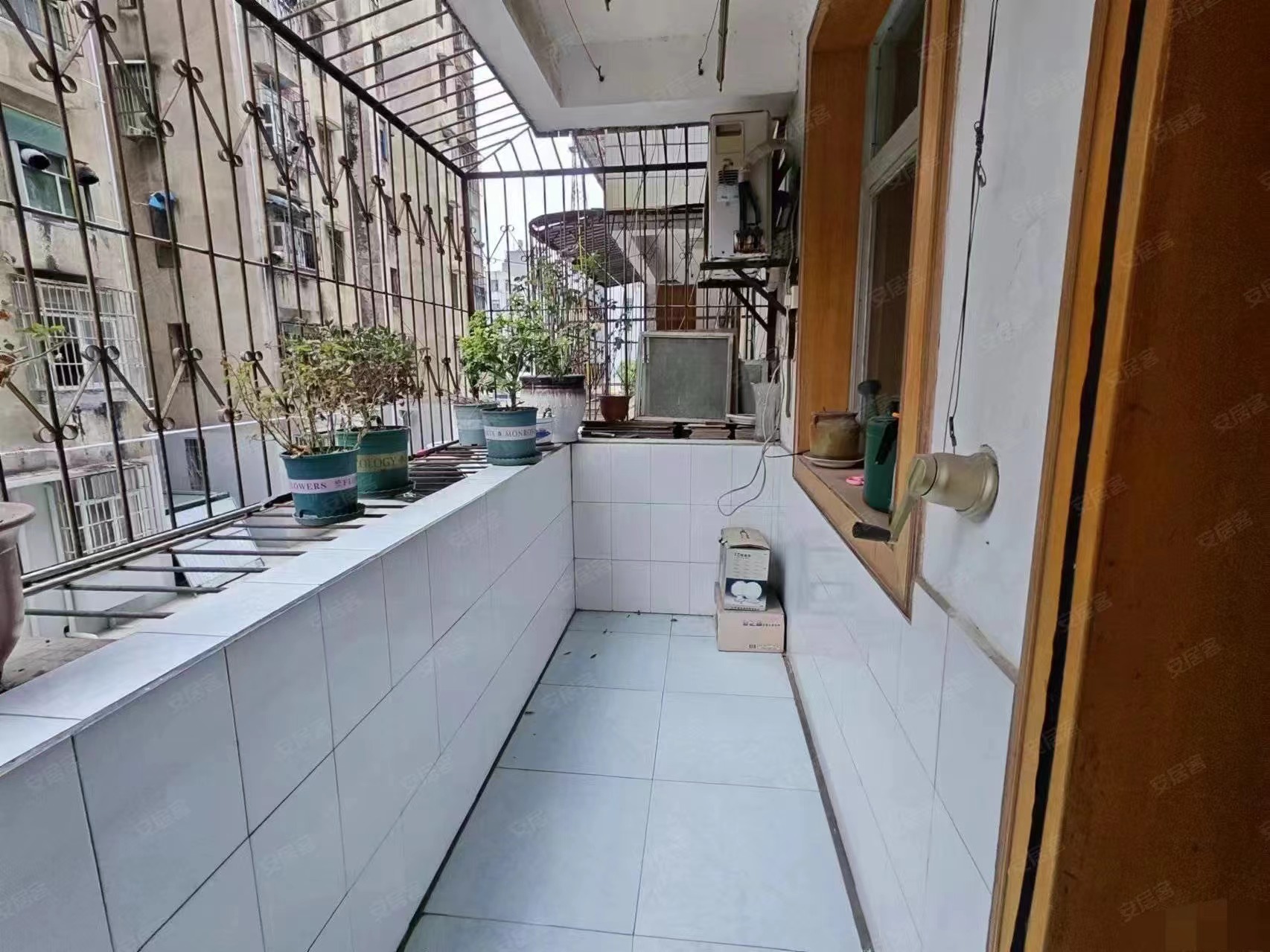 100，四中旁边，步梯二楼，33万有证可以贷款