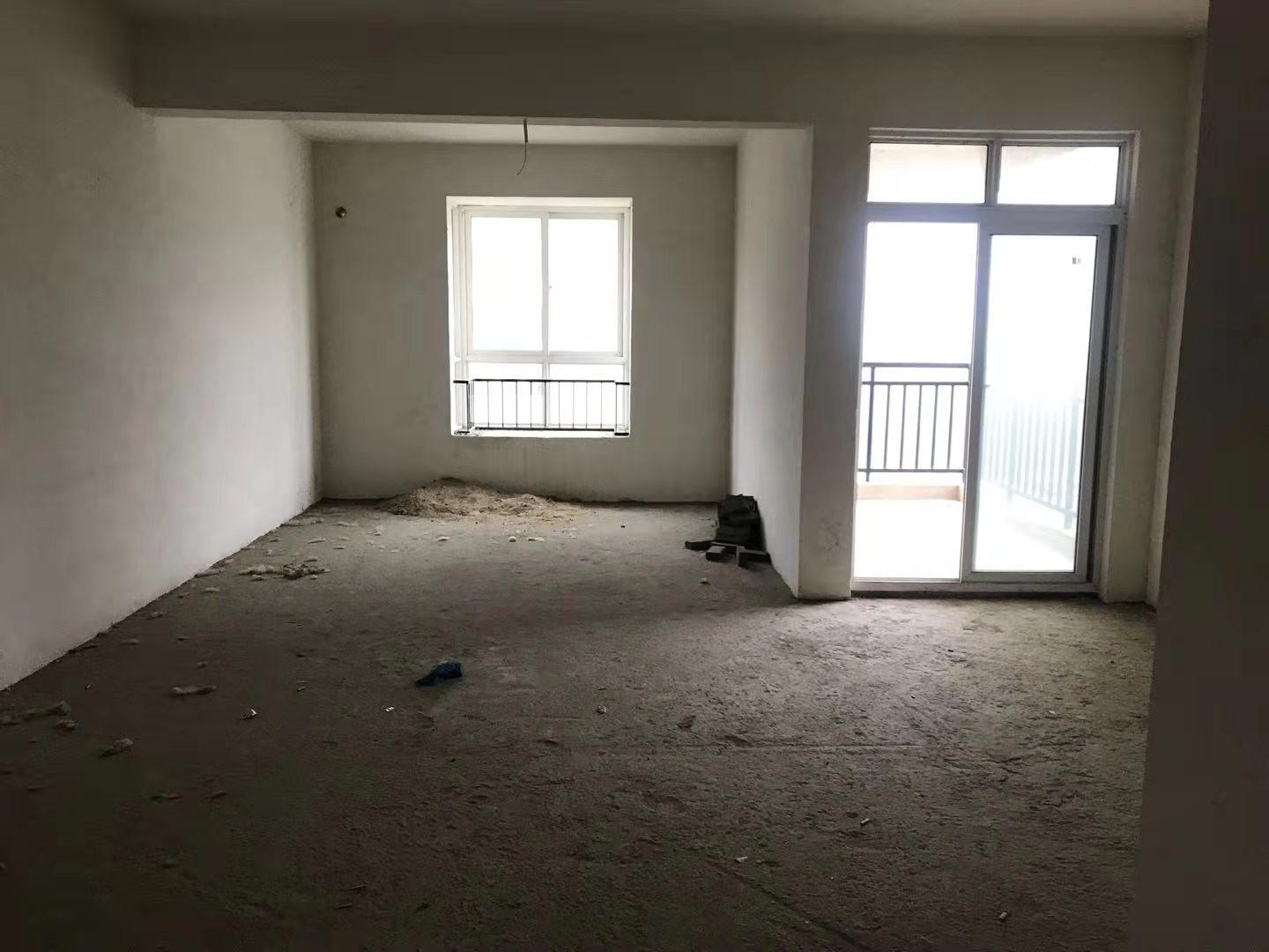 送露台，入户花园，满两年