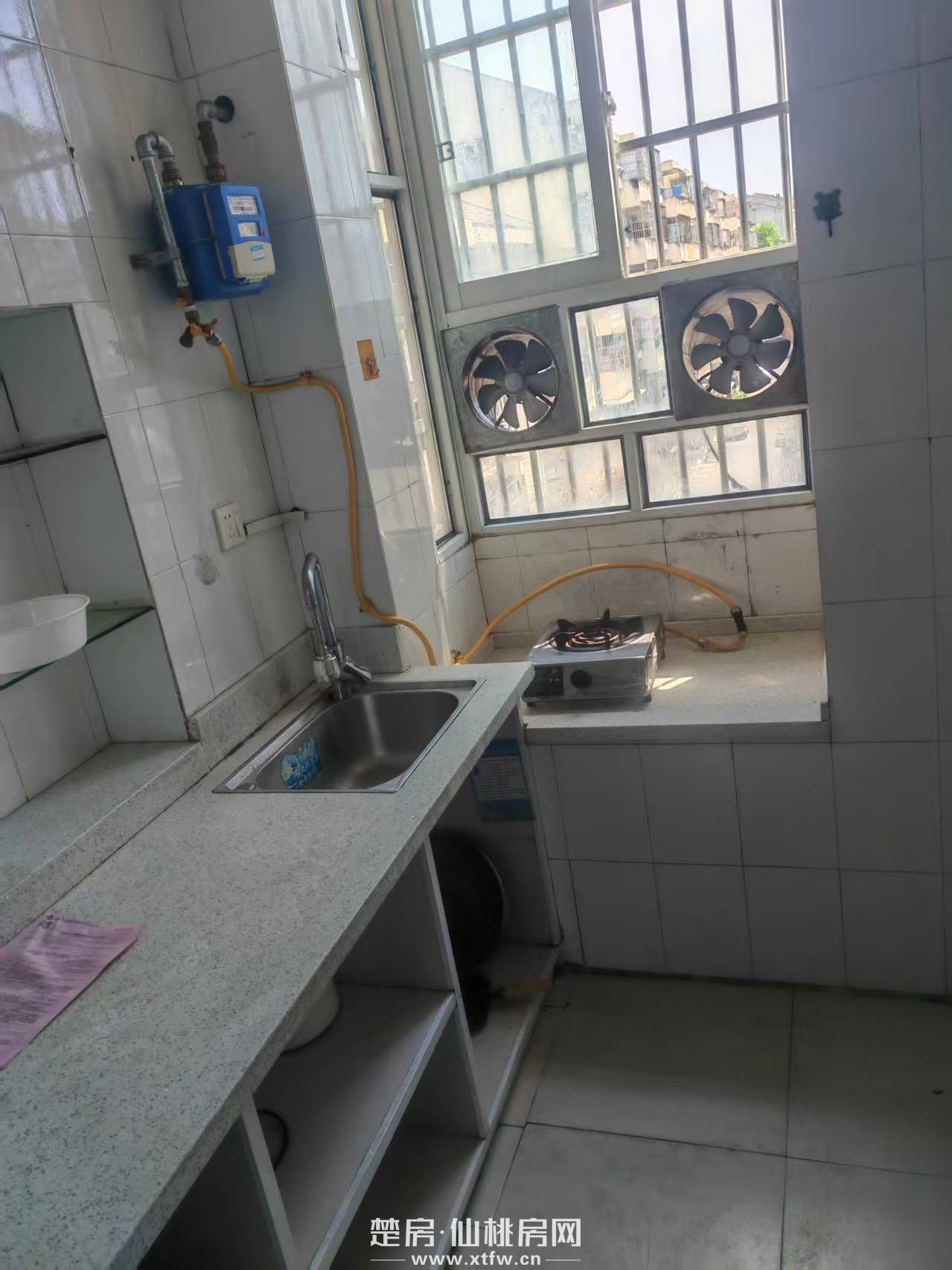 仙桃中学、富迪三友生活广场附近50米，汉江学生公寓