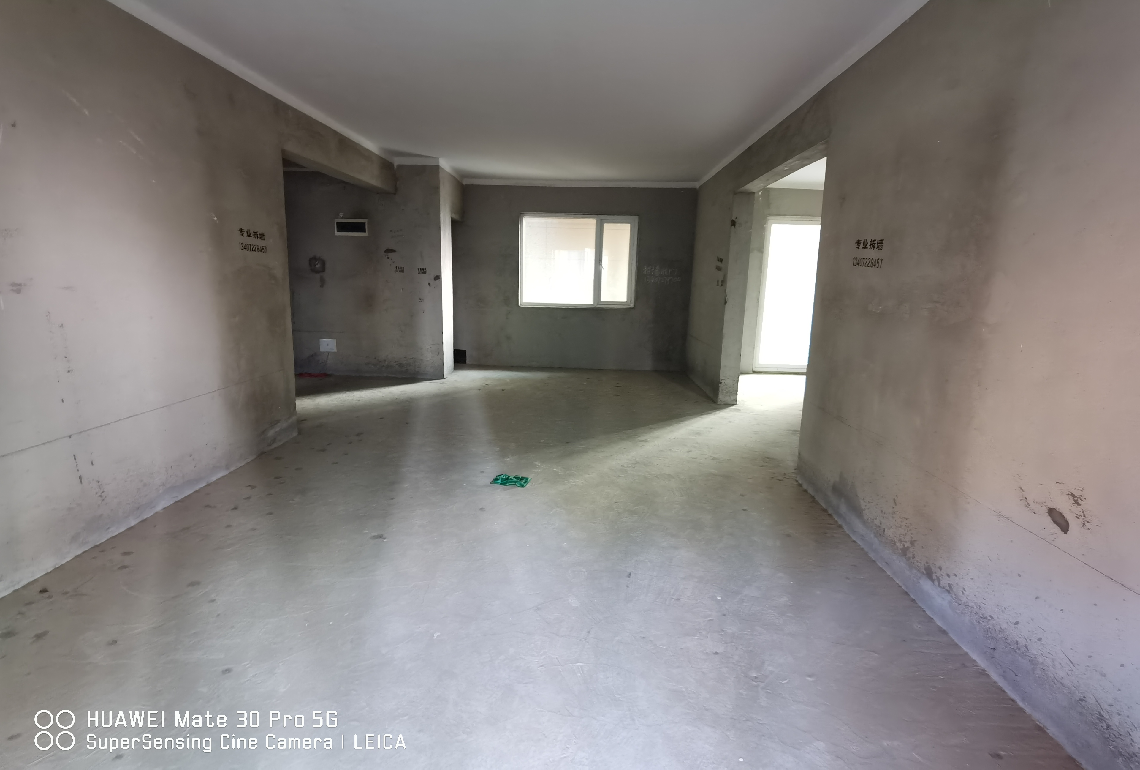 森林国际小区环境好毛坯三房南北通透出行方便看房也方便