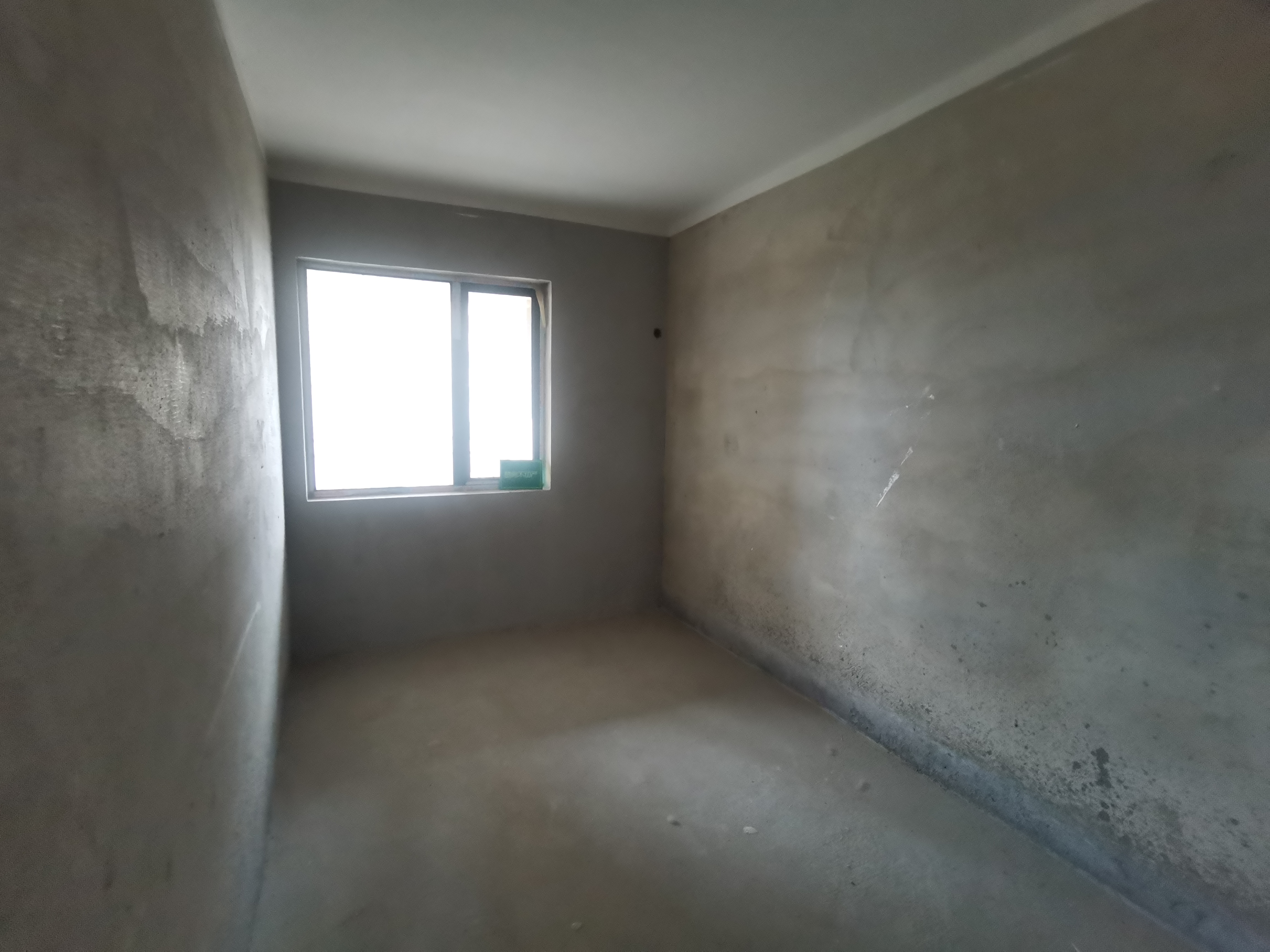 森林国际城翡冷翠毛坯小三房证在手看房方便