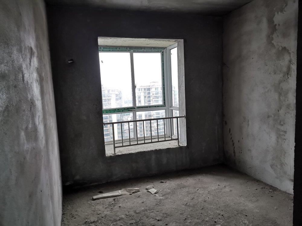 城南单价4400元尹台公馆毛坯三房电梯中间楼层位置好