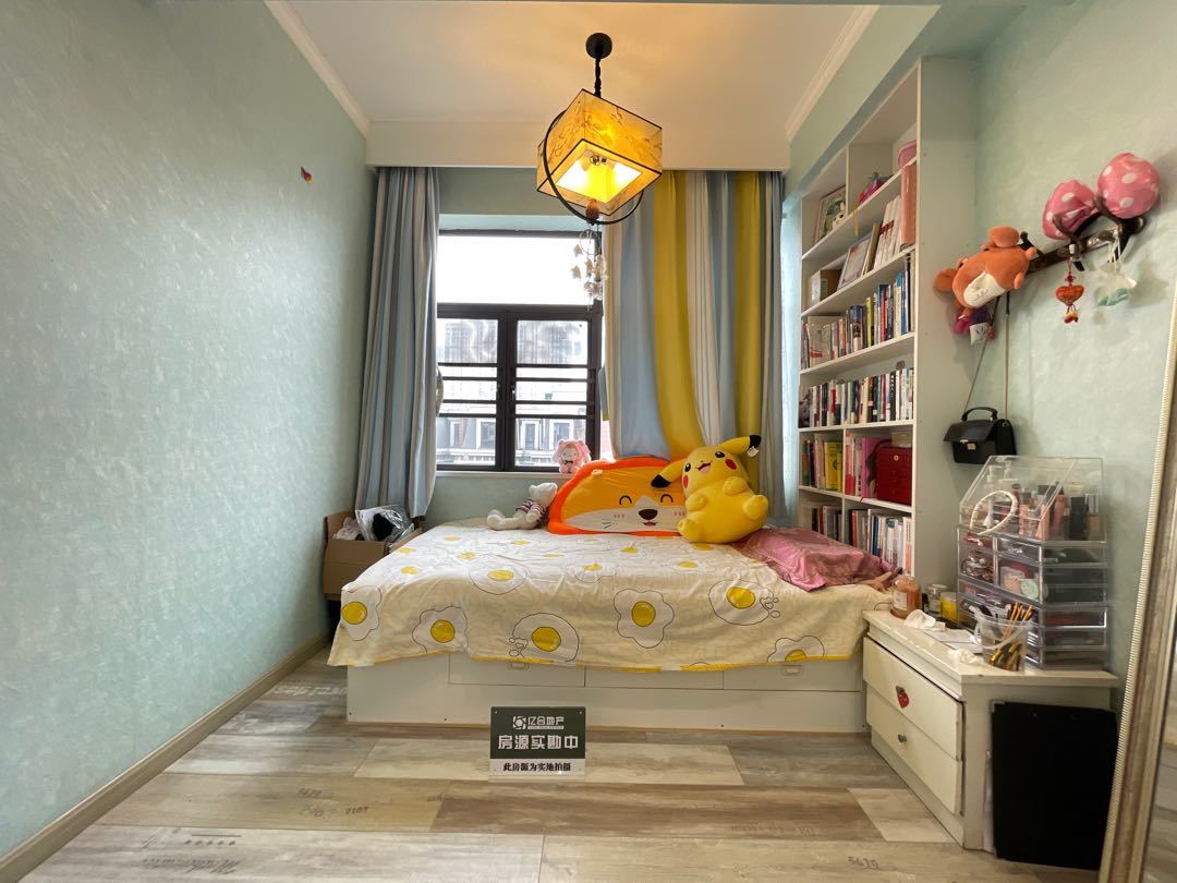 降价了，城南，新街电梯花园洋房，精装三房两卫，一梯两户车，采光好，证满二