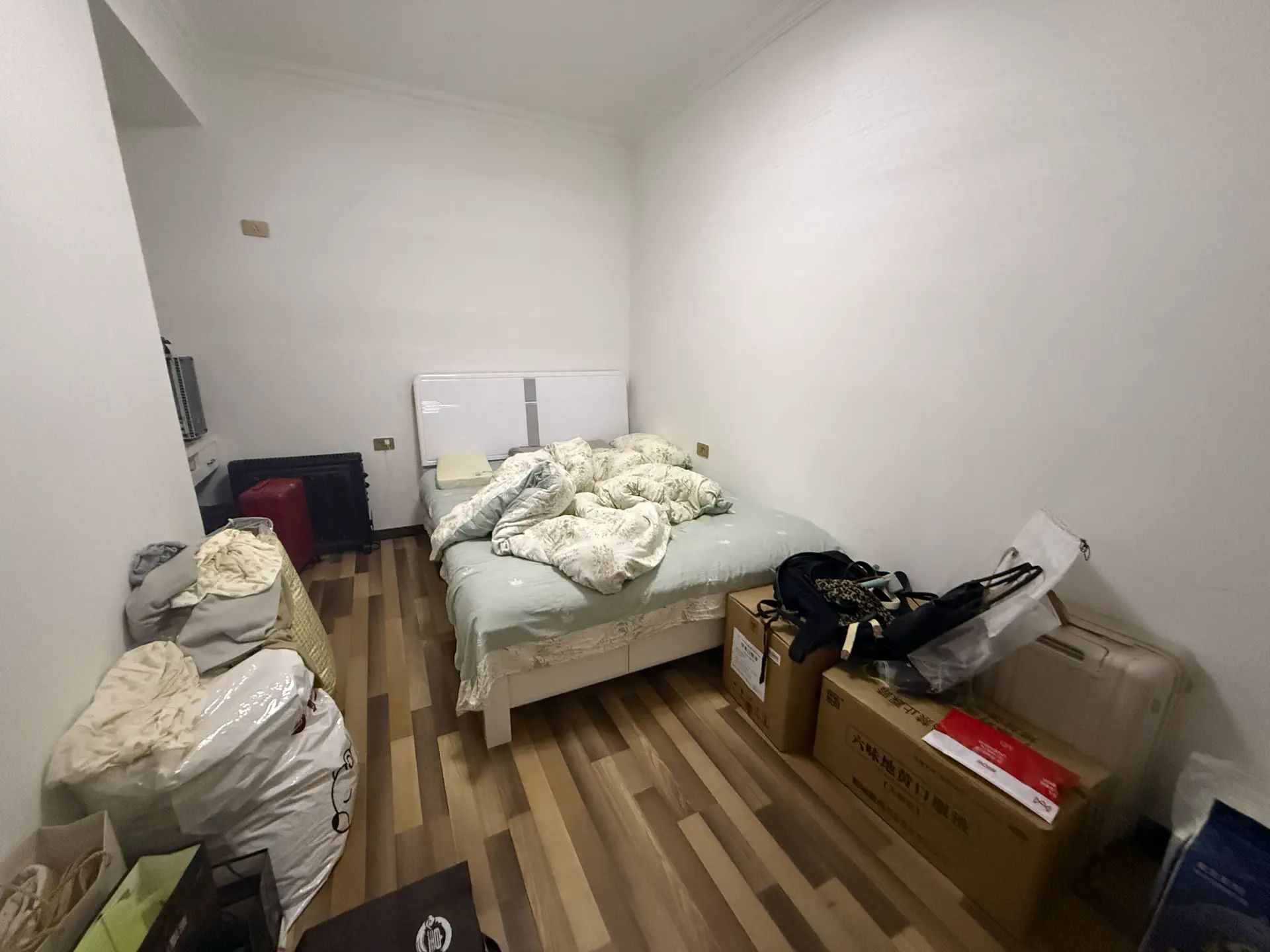 亏本出售，捡漏，颐和公馆，精装小三房，好楼层，一口价​35.8万，证满二