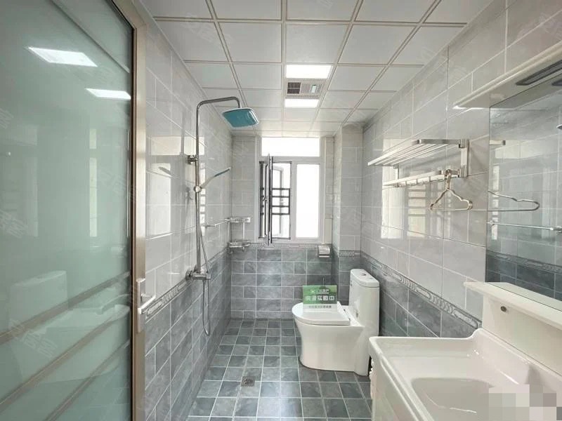 ？捡漏，新城一号四期，精装3房2卫，双阳台，边户，电梯好楼层，9成新，