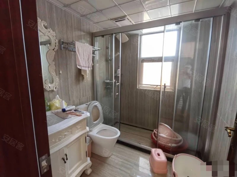 ？城南，元泰未来城A区，豪装三房，单嫁5子头，电梯好楼层，9成新，南北通透，证满二