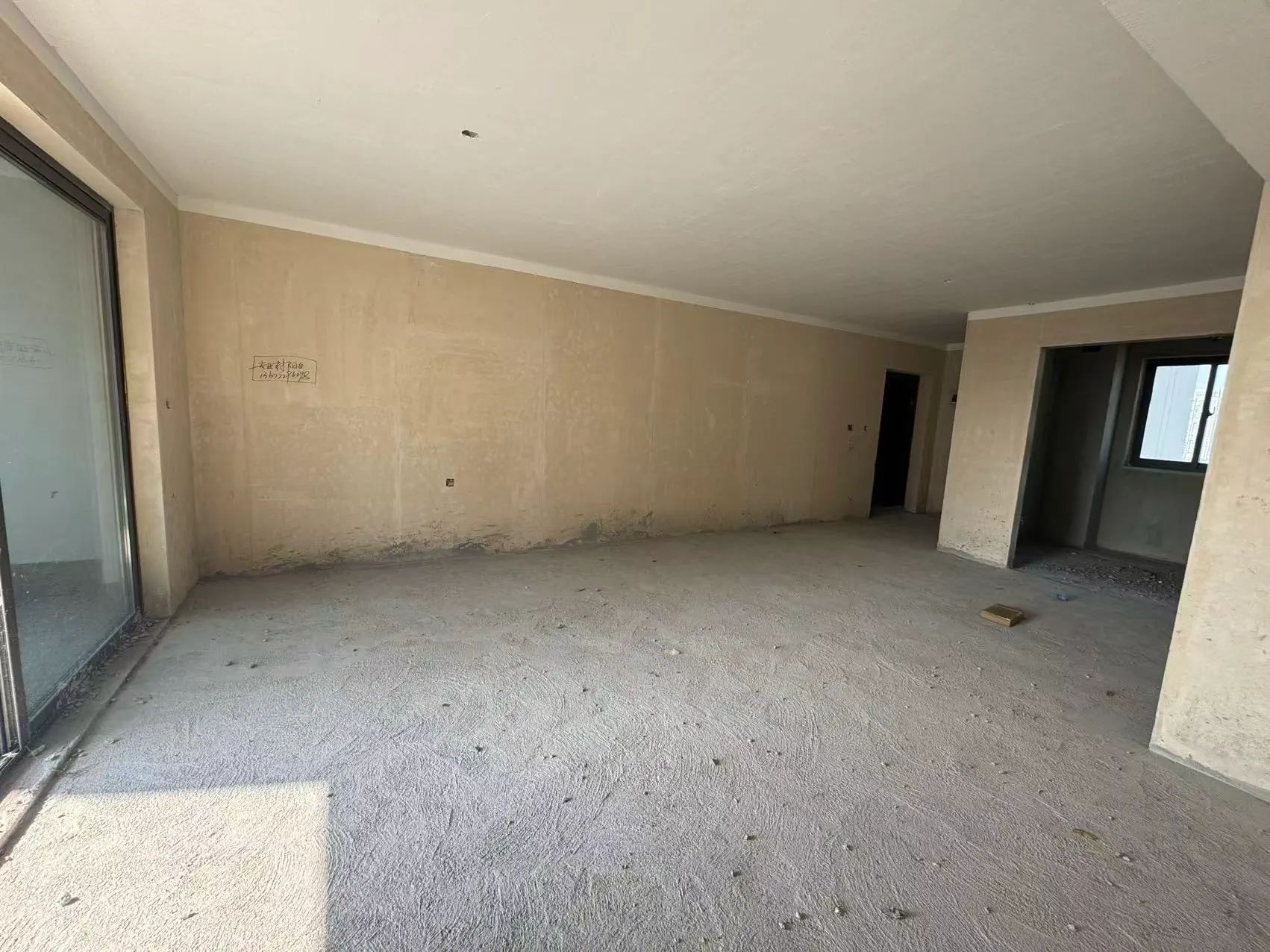 亏本出，城南，吾悦，电梯好楼层11楼，送车位，诚心出售