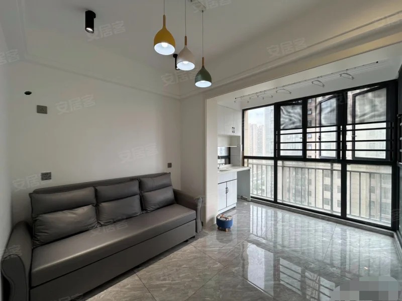 捡漏，比租房还便宜，康湾一品，精装2房，装修非常新，中间楼层，证满二，看中可谈