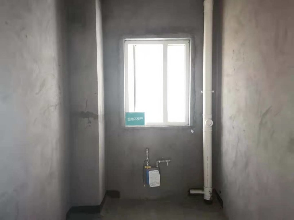 满庭春毛坯小三房看房方便