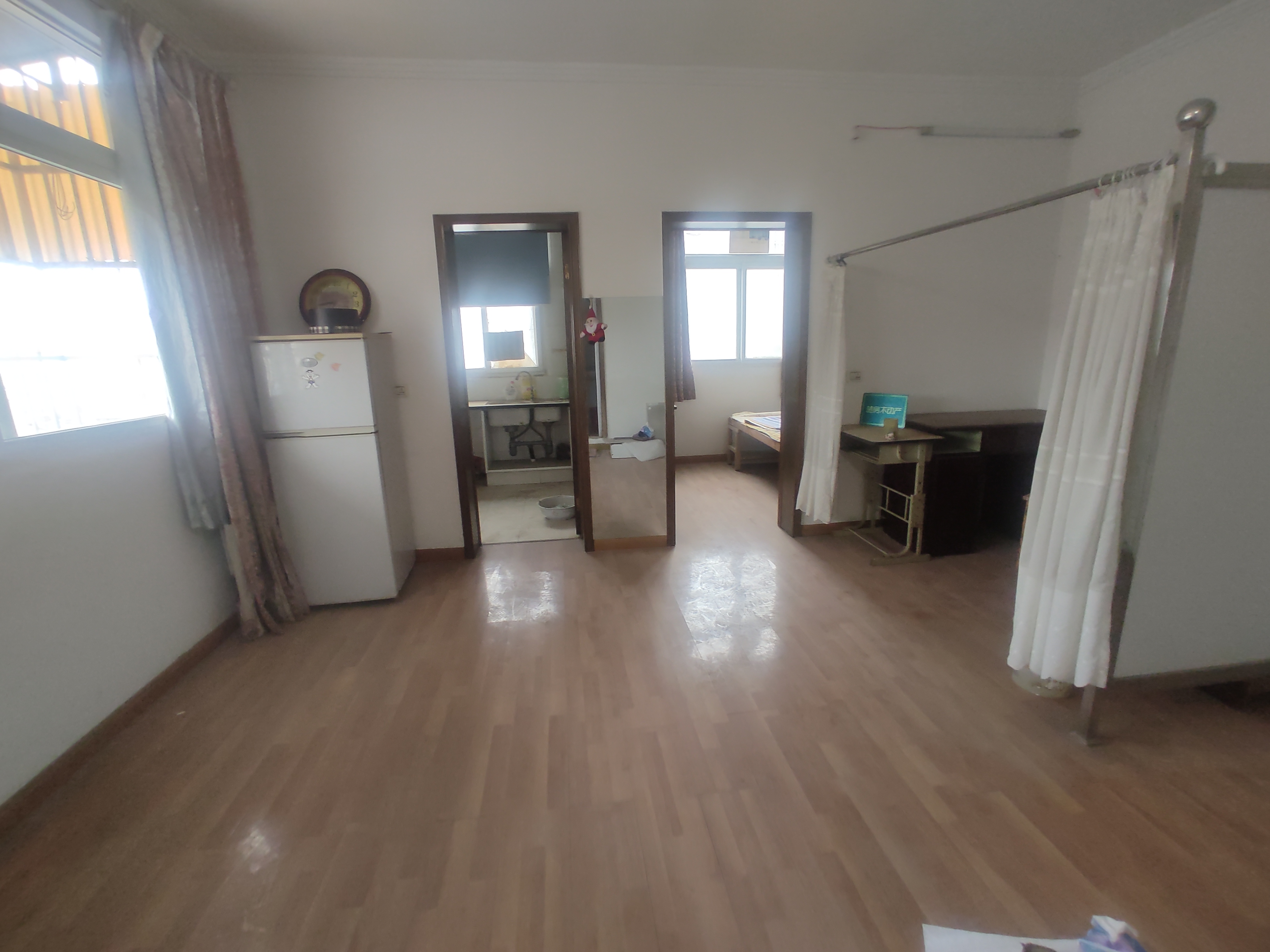 荆洪花园      老证   南北通透 诚心出售