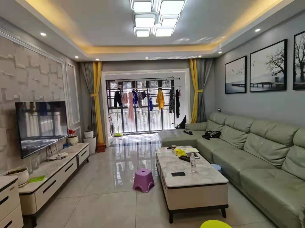 新三中 元泰未来城 豪装大 四房，房东置换 空闲未住