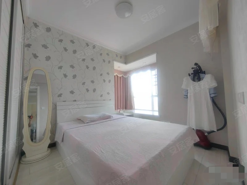 急售，一中旁，和合国际，精装2房，三开间朝南，拎包入住