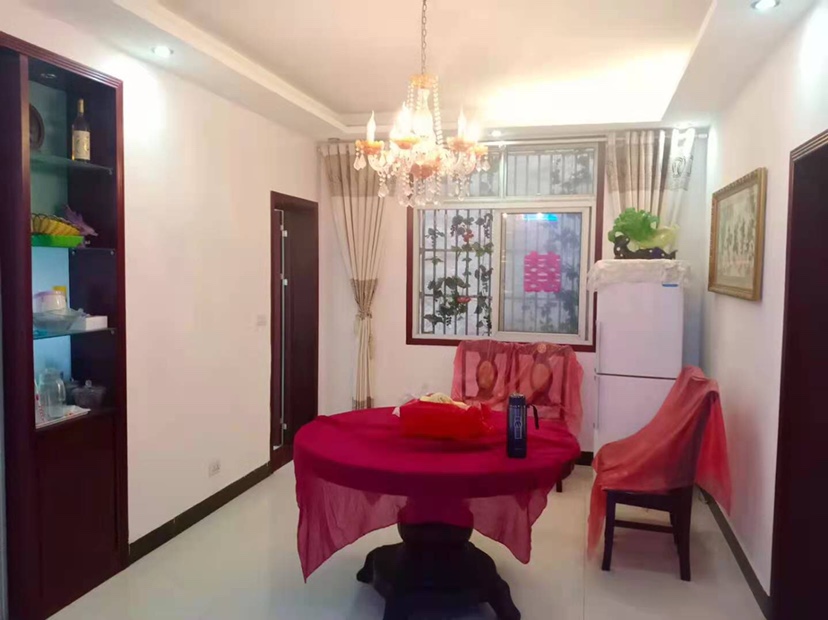 城市丽景对面步梯5楼，精装修，