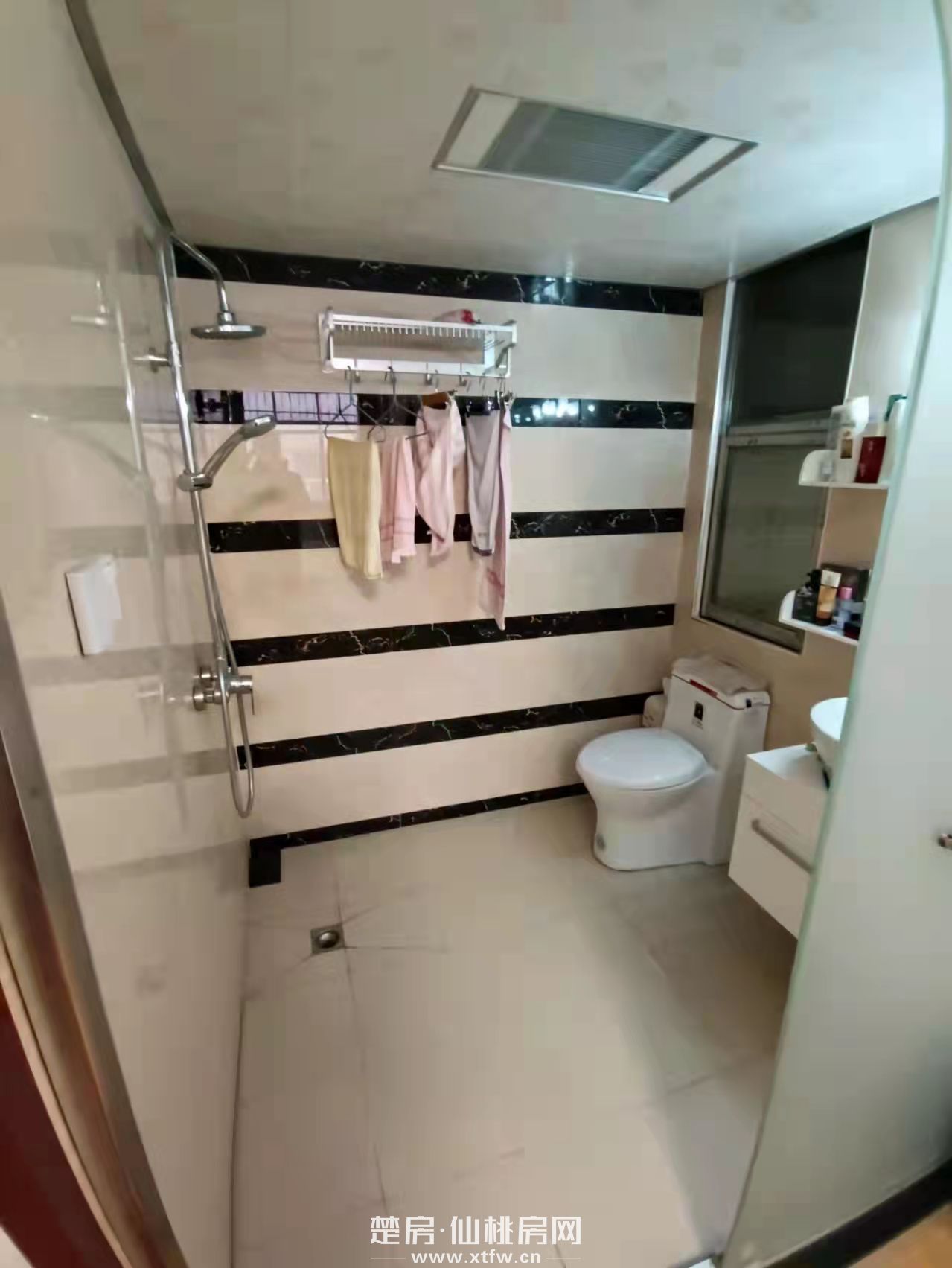 新天地广场沃尔玛与中百仓储之间3室2厅2卫120m²出售