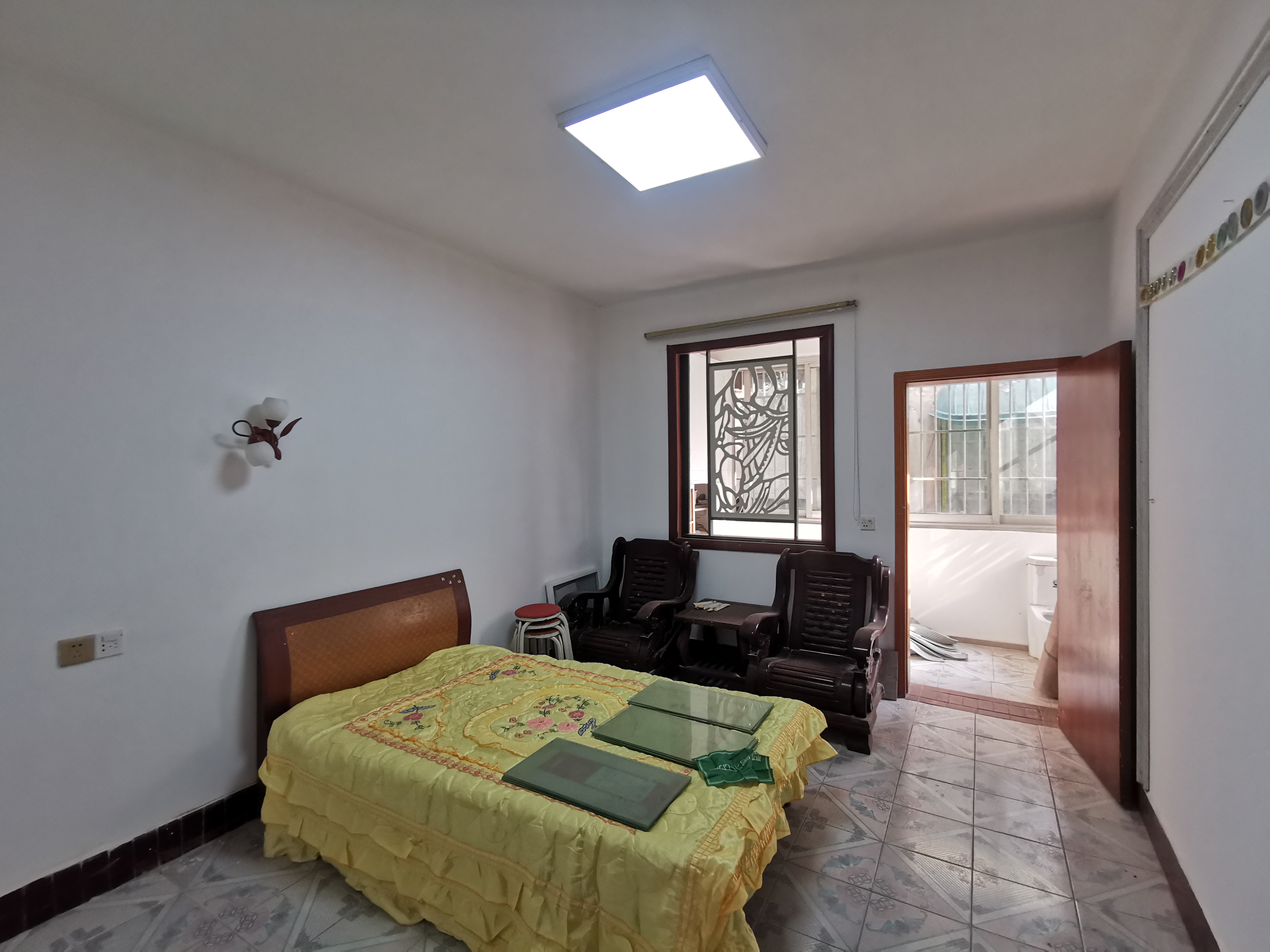 老城区油炸湾菜场旁红星里机械厂宿舍三房四楼诚心出售看房有钥匙