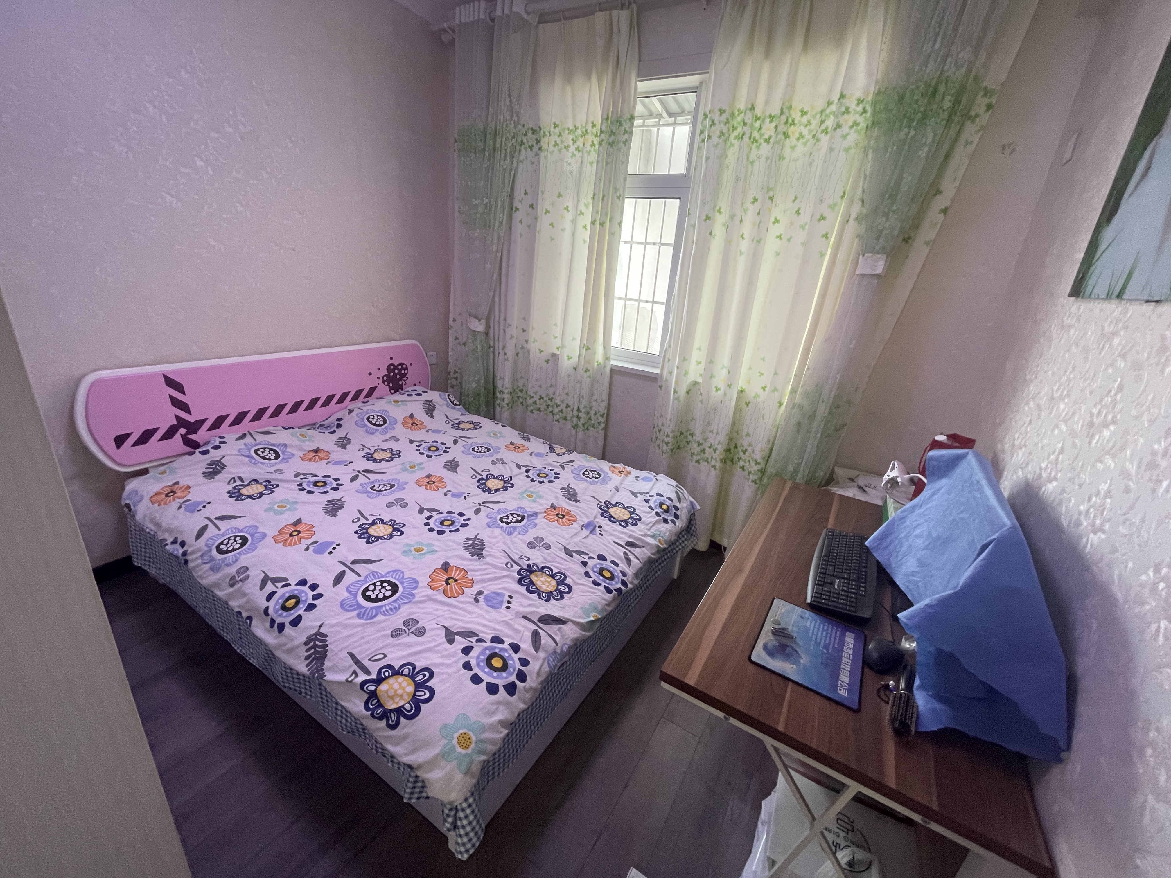 笆篓湾金居稀缺两房房子保养的到位看房方便