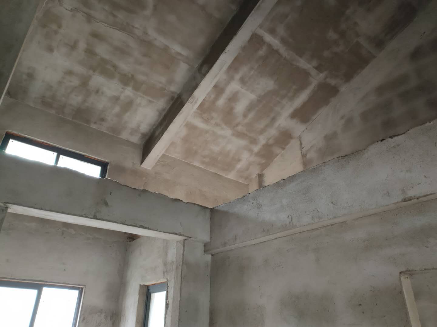 城东路安花园八中旁边 房价格4字头复式楼可按揭