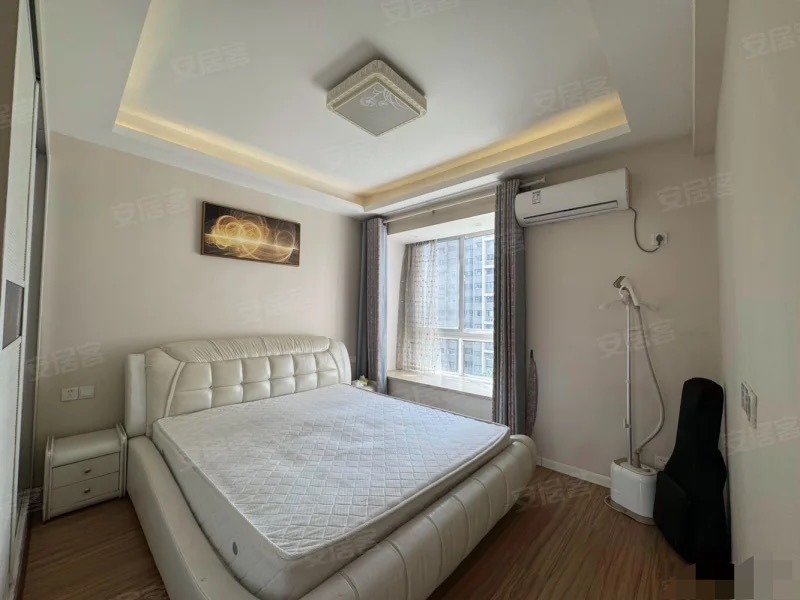 降价了，世纪雅园，电梯小高层，中间楼层，成色新，精装三房，南北通透