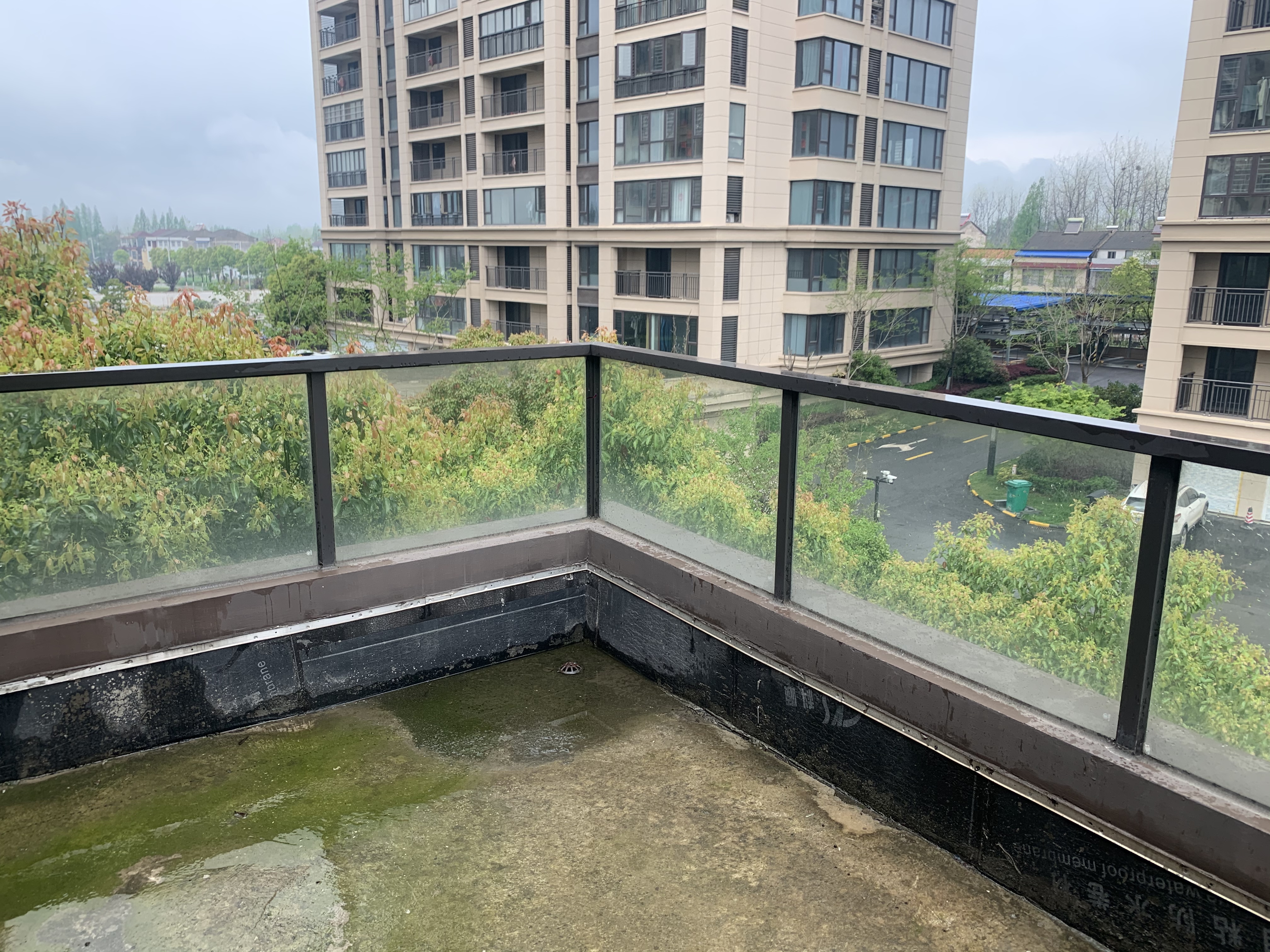 138万，别墅，全市ZUI优质，还是边户，带2车位，约40平米花园，有天有地