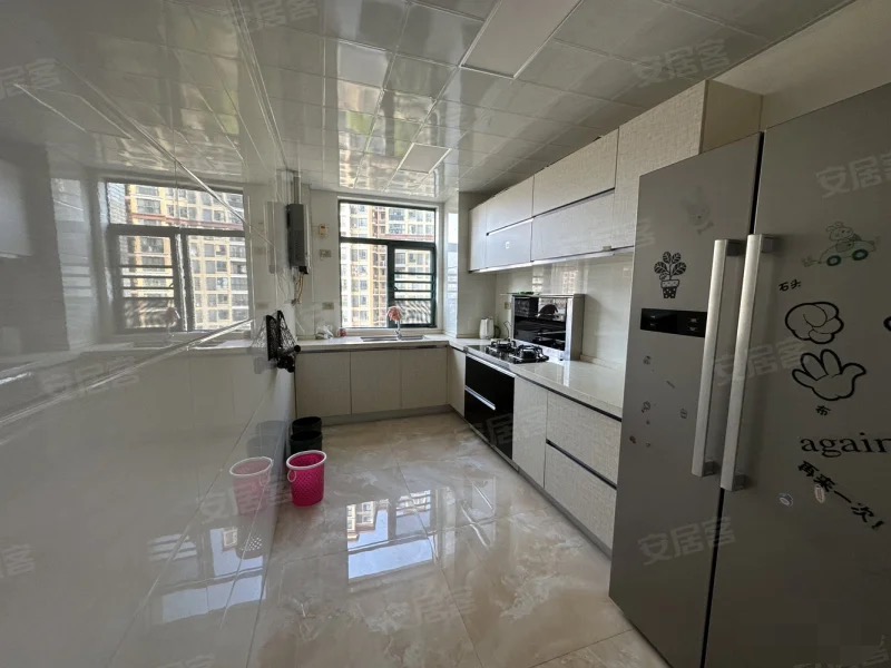 捡漏，新城壹号大平层，单价5500，精装4房，好楼层，全屋中央空调，南北双阳台，保养好