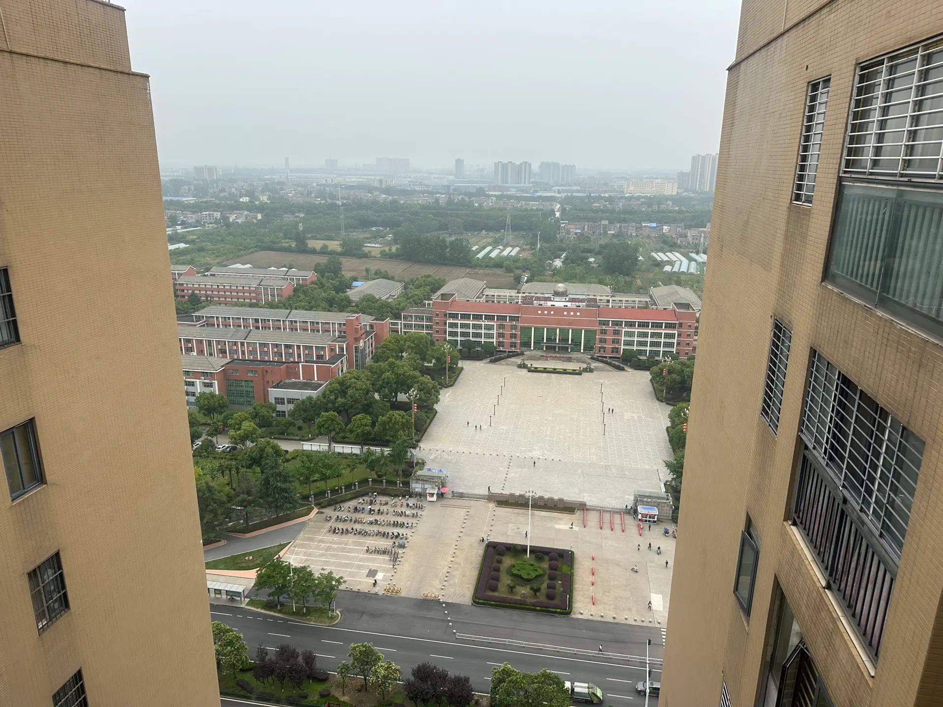捡漏，一中对面，翰林公馆，精装电梯房，不介意顶楼来看