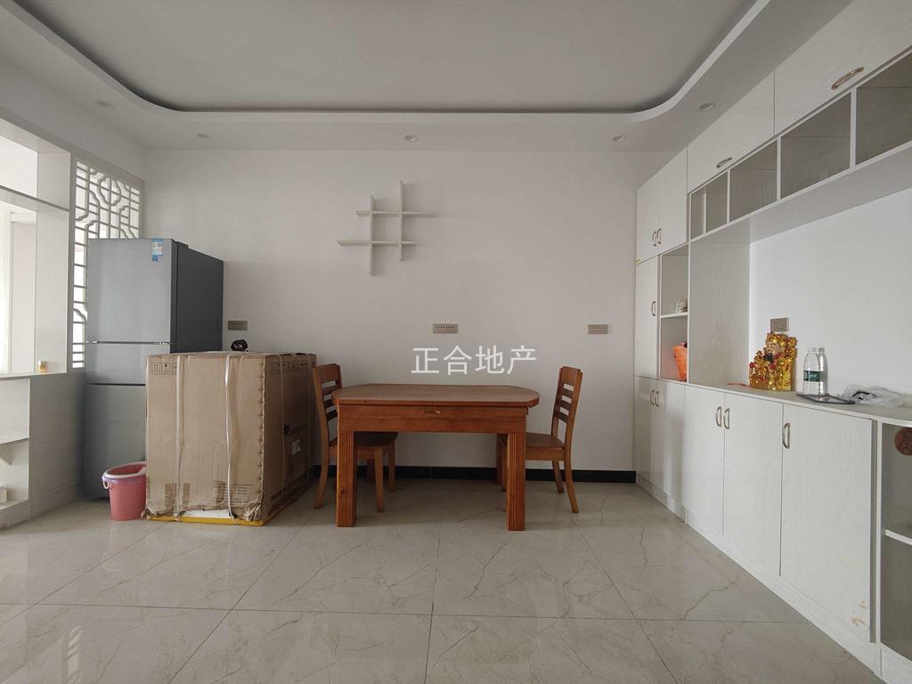 降价了，亏本急售，一中对面，电梯精装3房，单价4100，成色新！中间楼层，拎包入住