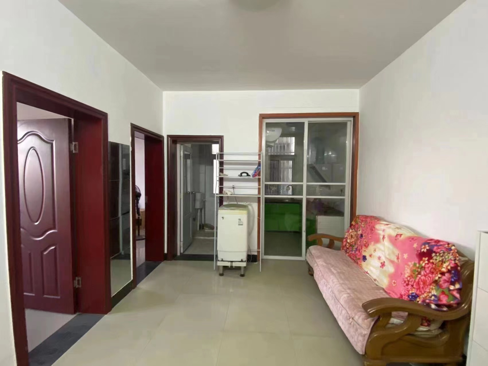 恒雅名苑.精装两房.出行方便.证件满二.