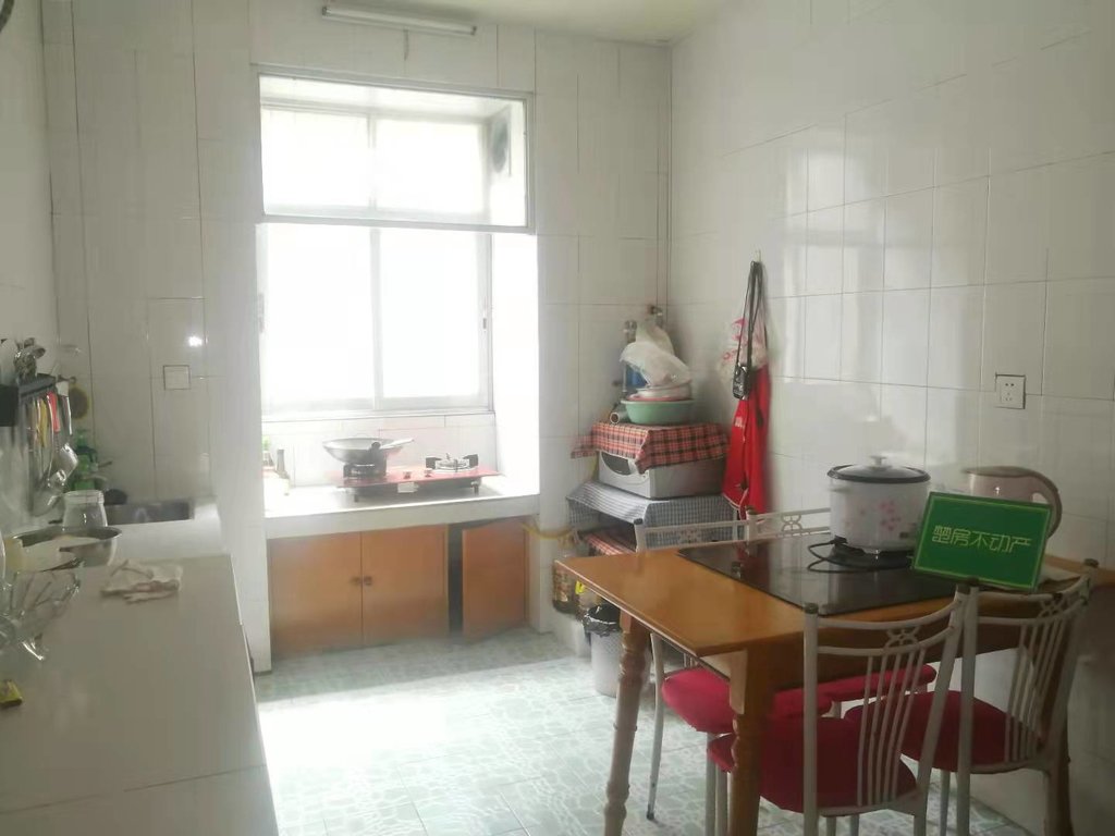 花园酒店仙运集团宏运名居旁步梯2楼精装修可贷款满5