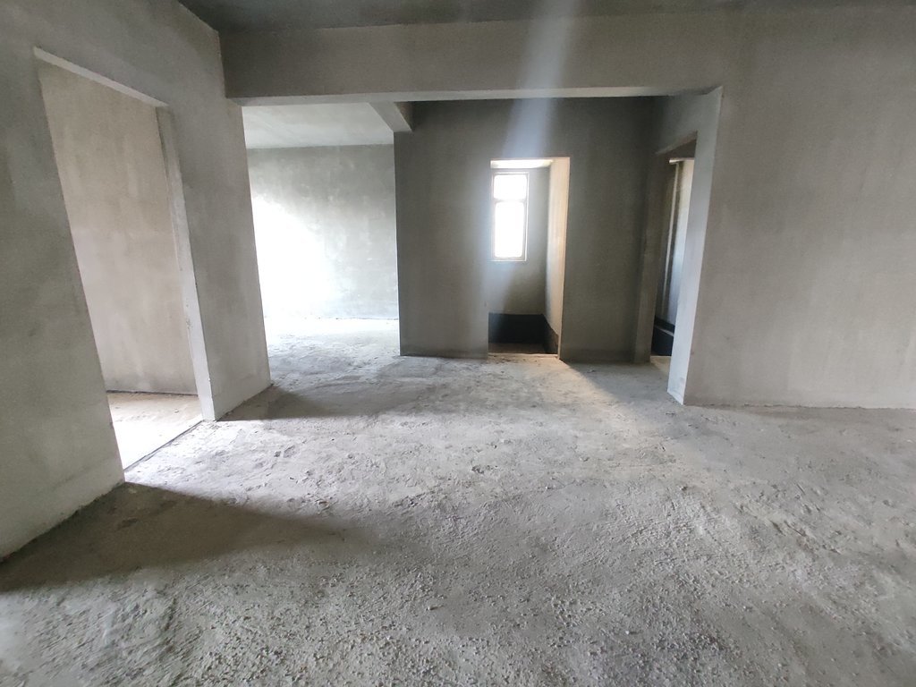 御湖世家毛坯大三房还送车位南北通透看房方便學笑就在旁边