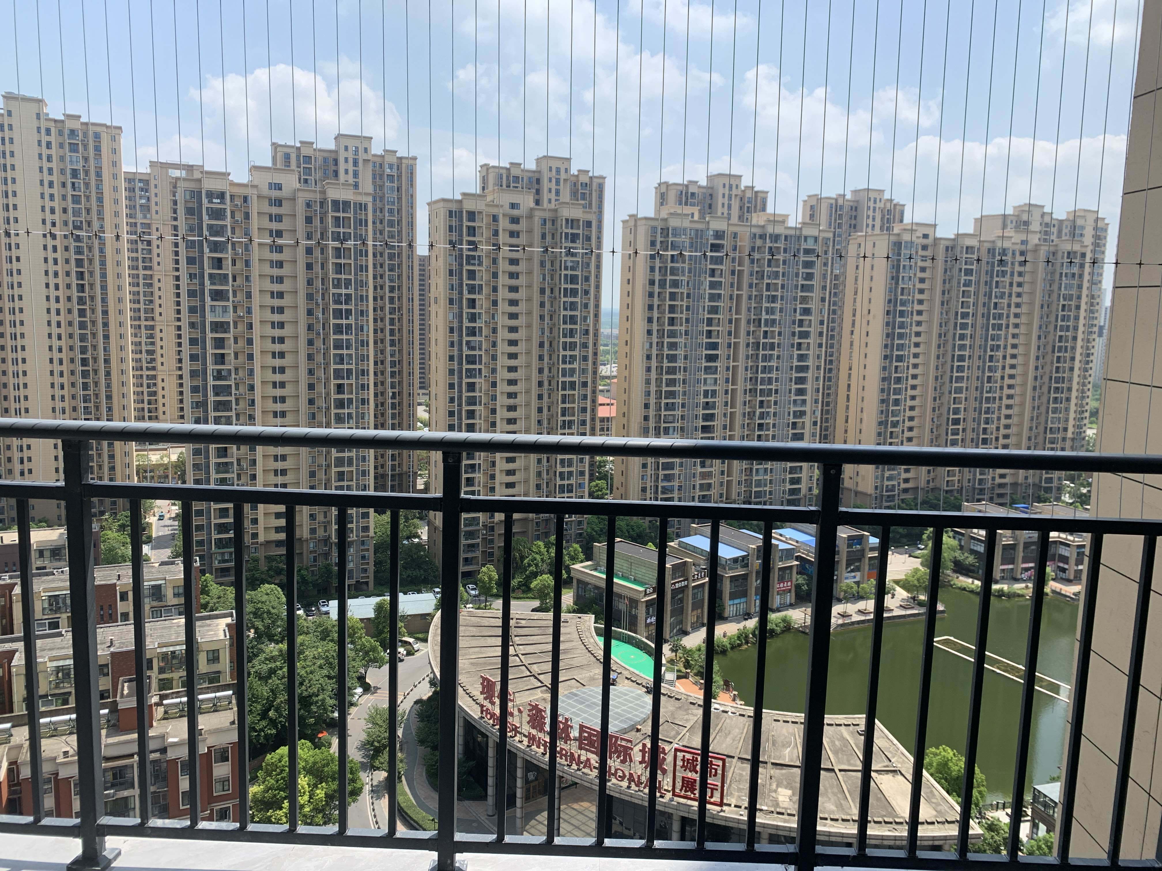 森林国际城1室2厅1厨1卫精装修家具家电全配，优价出租