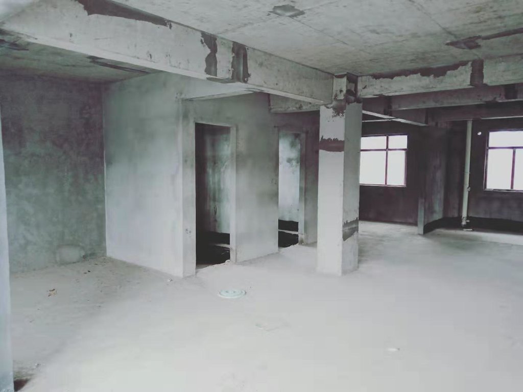 城南天诚缘毛坯大三房南北通透户型，好楼层随看房复式电梯买一层得两层