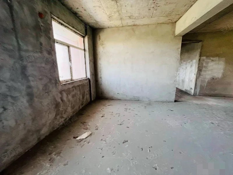 城南新街，边户，单价3800，电梯好楼层，捡漏，证满二