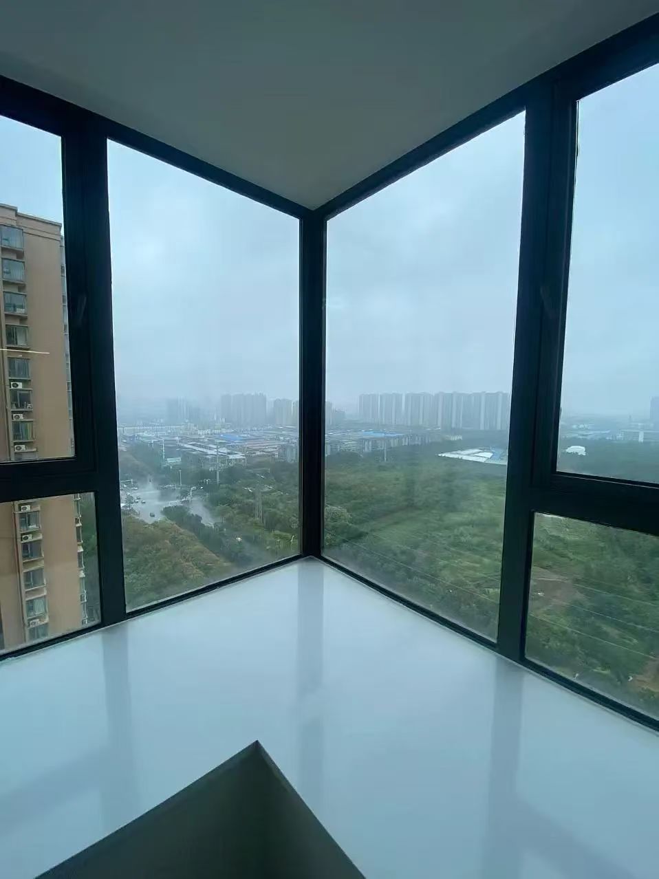 满庭春对面，仙桃晓学新三中，电梯精装2房，好楼层，视野采光好