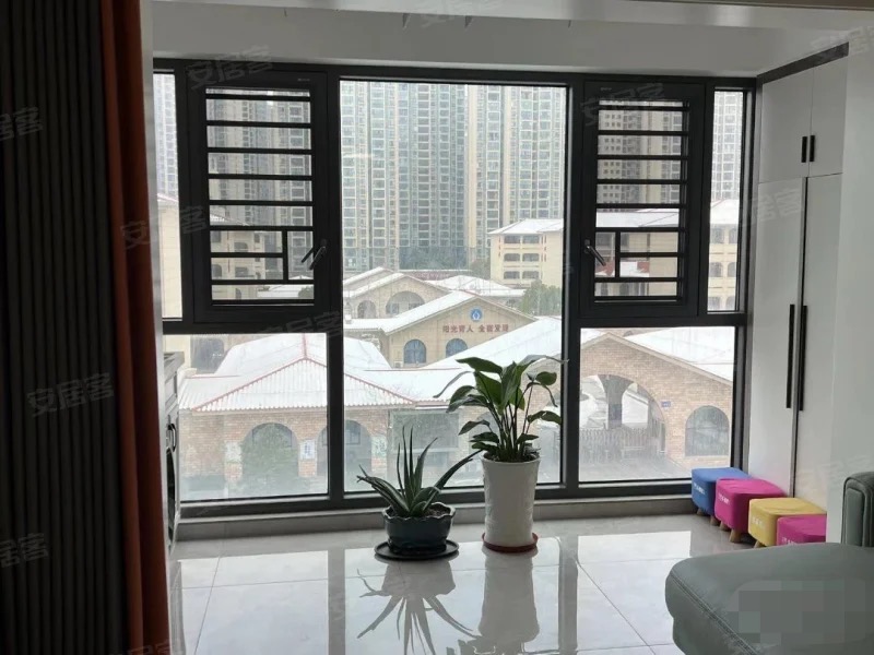 急售，沔阳清华园，精装三房，边户，全屋品牌家电家具，电梯中层，证满2，楼下就②中大门，基本未住​