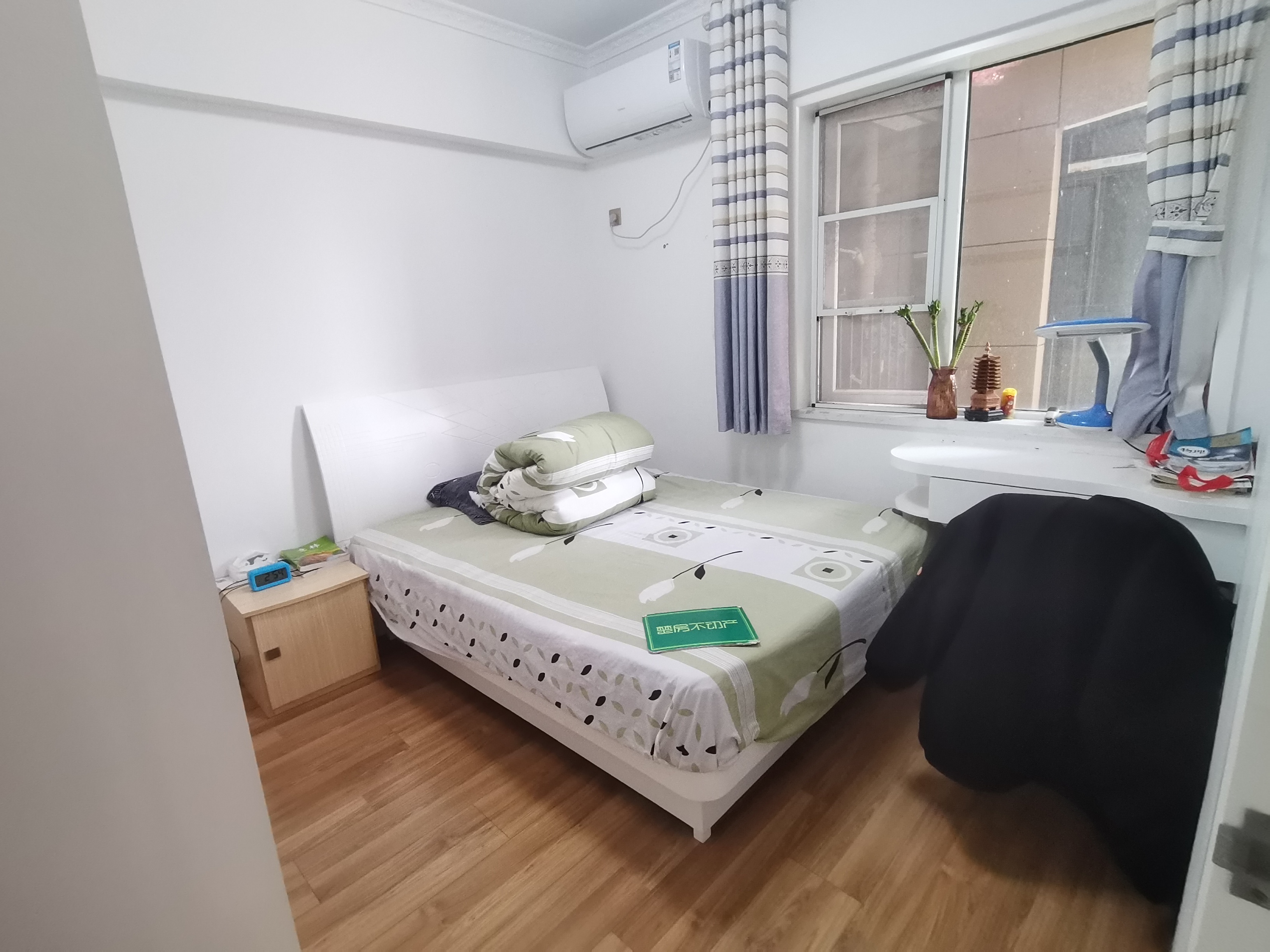 森林国际精装两房户型方正房东诚意出售