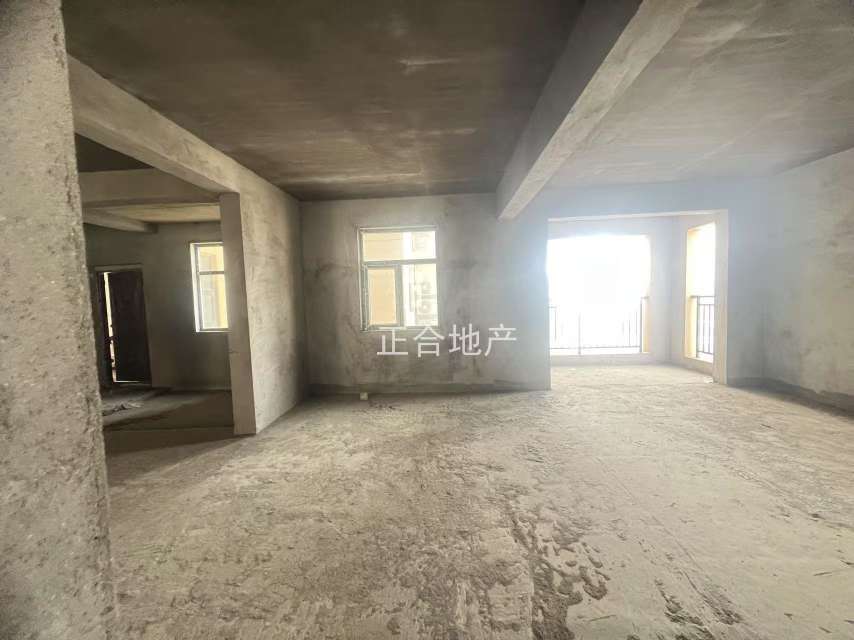 捡漏，元泰清华园，中间好楼层，毛坯3房2厅2卫🈵️五，单价4100，老‮好