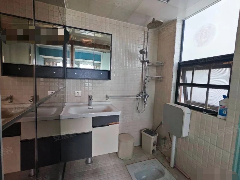 365，亏本急售，元泰三中旁，精装2房2卫，中间楼层11楼，月供2000入住，以租养贷，书包房，