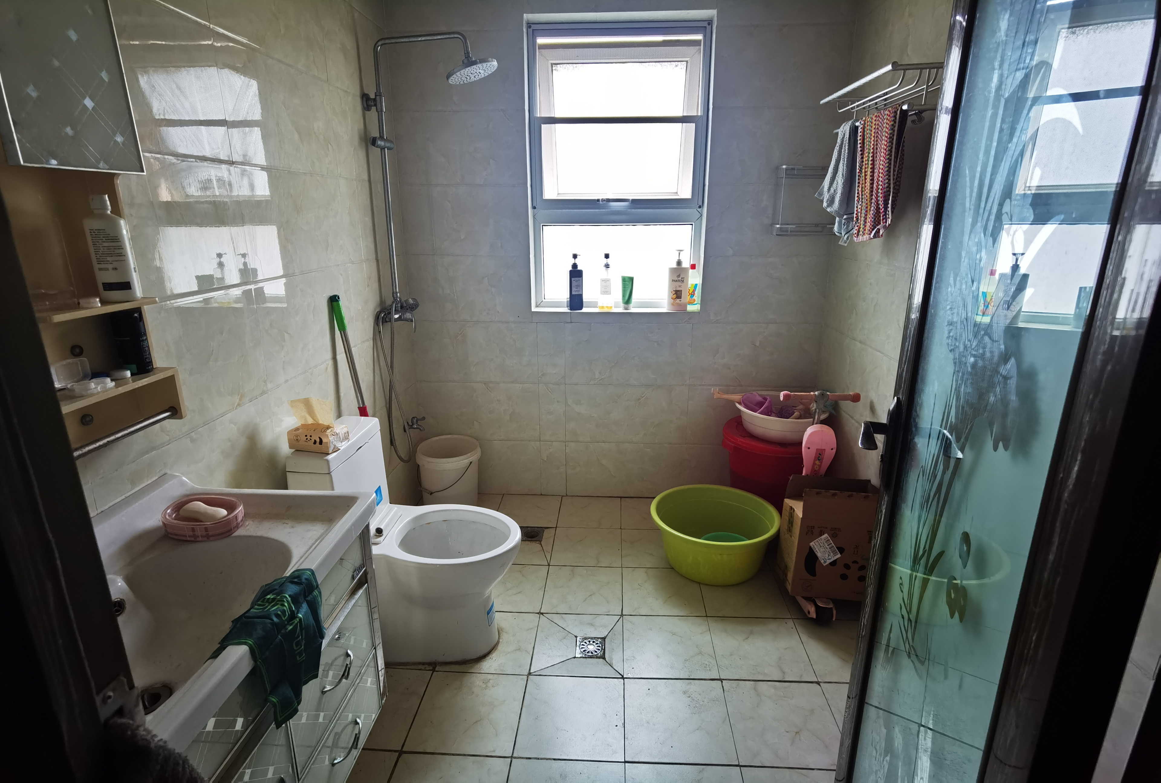 满庭春.带供暖.六千三.精装三房.看房方便.小区配套成熟