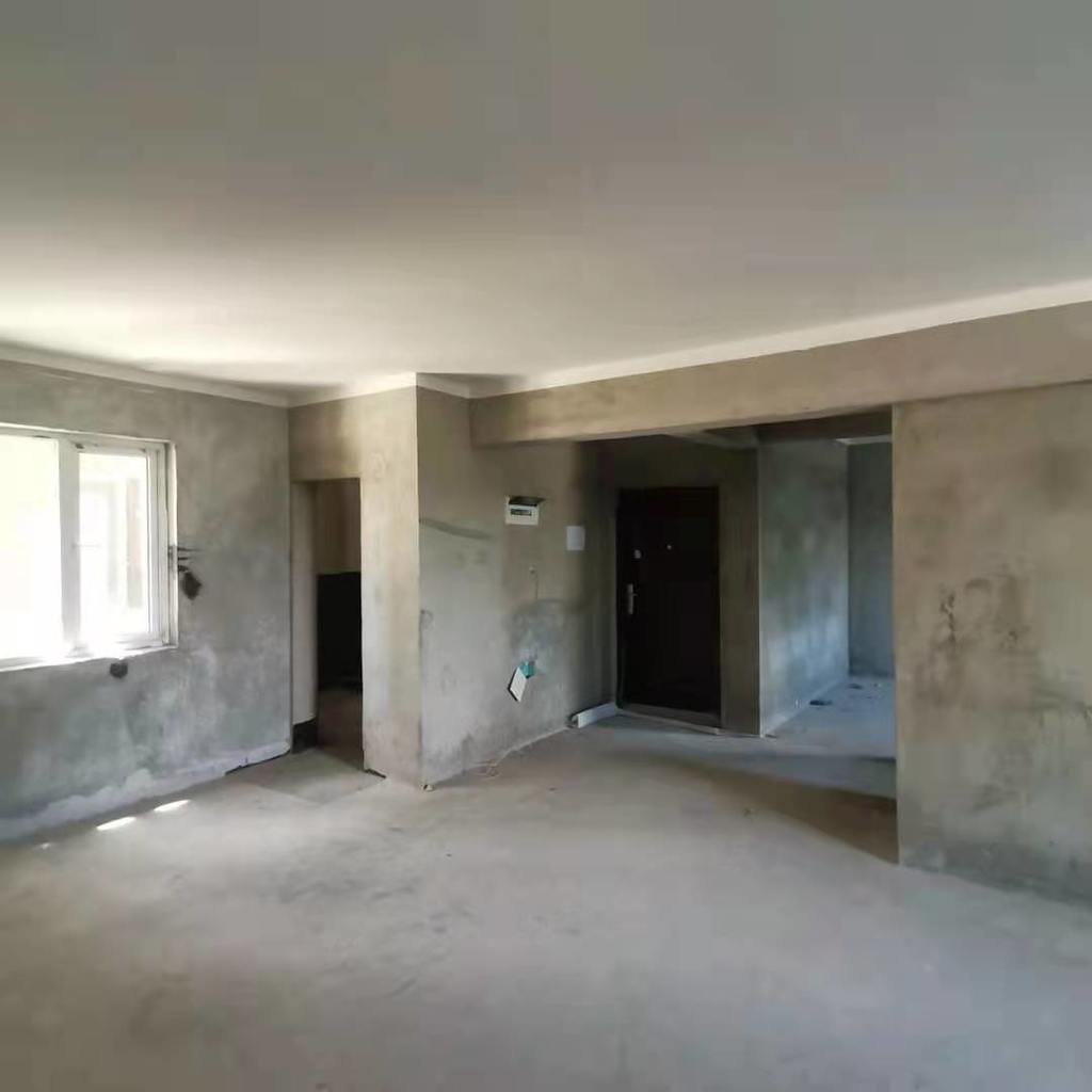 森林国际毛坯4房周边商圈齐全看房方便