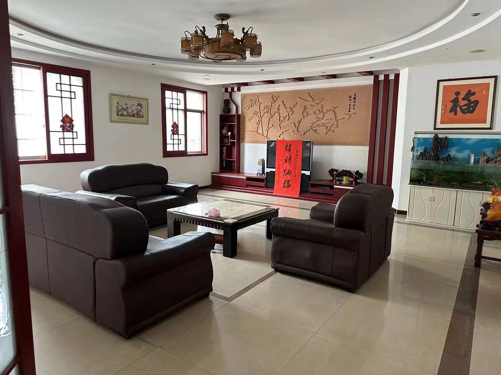 华宝小区.精装大平层.证件满二.看房方便