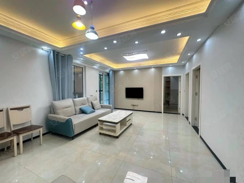 城南，森林国际，精装3房2卫！成色新，送个露台，诚心出售，证满二