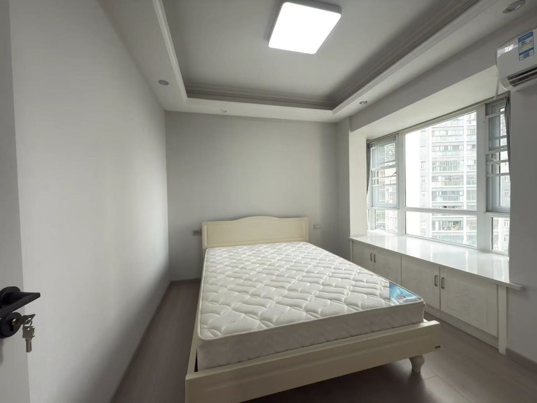 捡漏，城南，福星城，精装大三房，电梯8楼，拎包入住，南北双阳台，满二