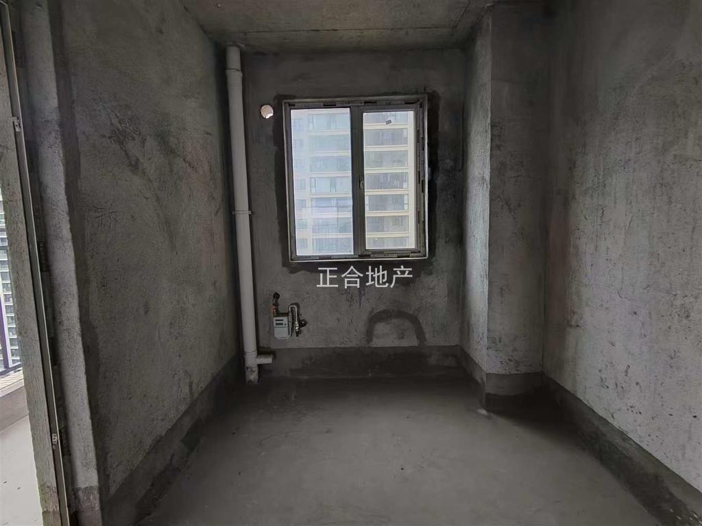 城南，新城名都，边户，大三房，7米长大阳台，好楼层16楼，满二，带车位