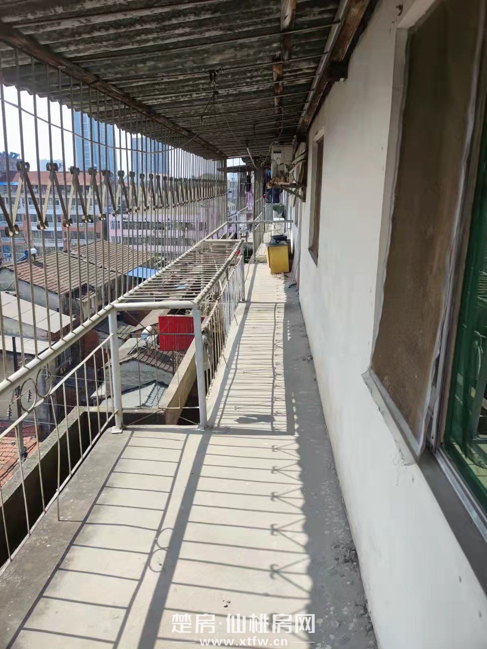 何李路100平20.5万有证天然气空调热水器洗衣机冰箱齐全