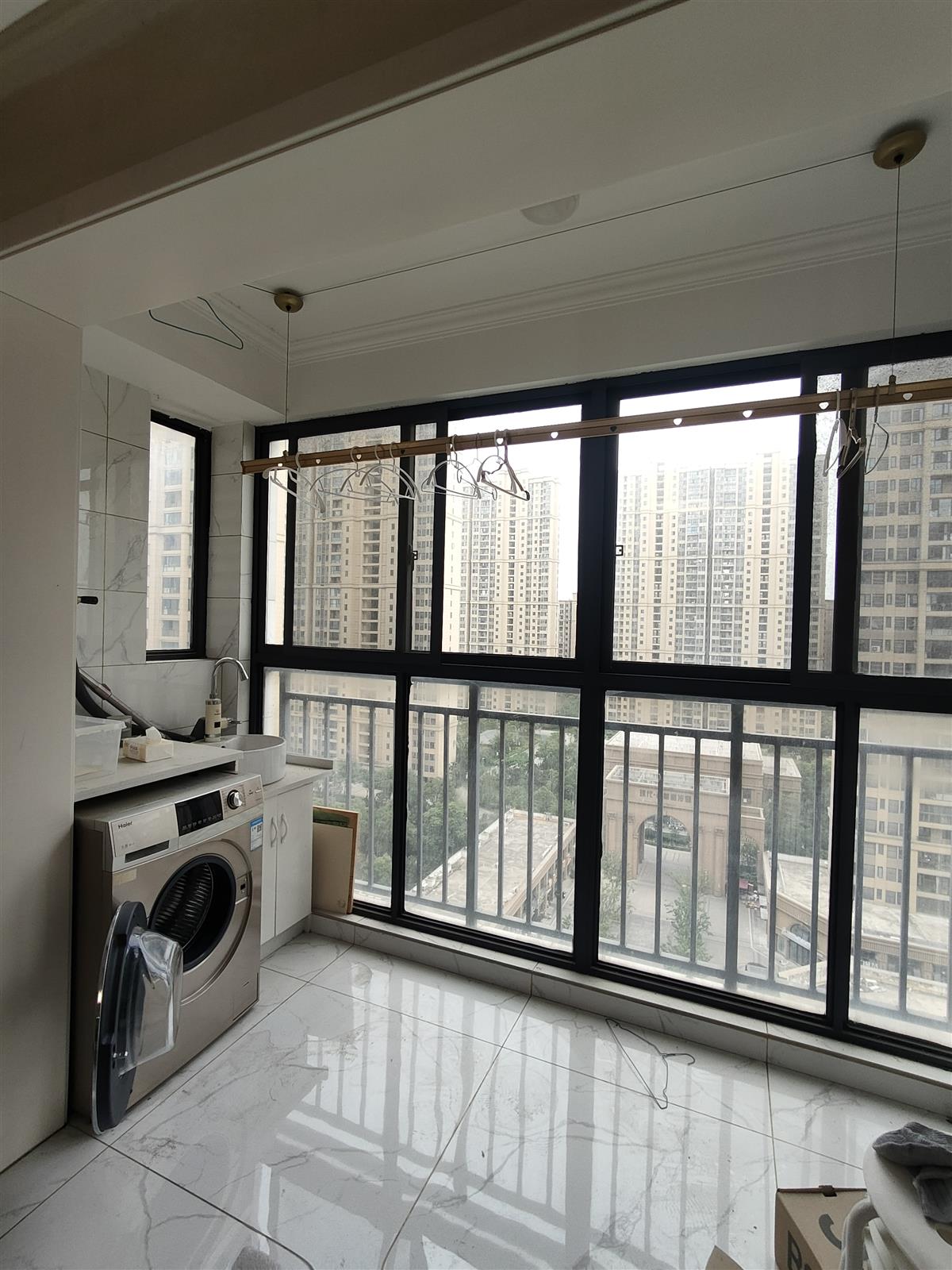 森林国际.精装大两房.诚意出租.看中可谈