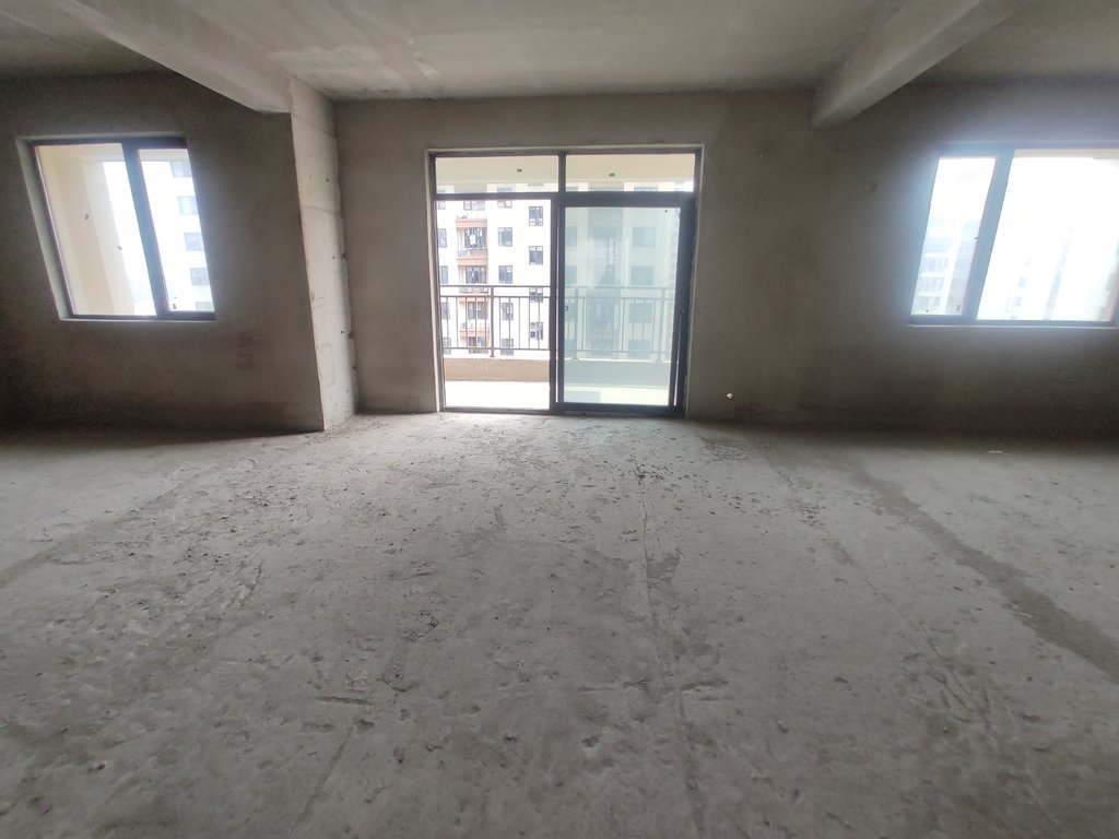 荣怀毛坯边户 一梯一户 看房方便