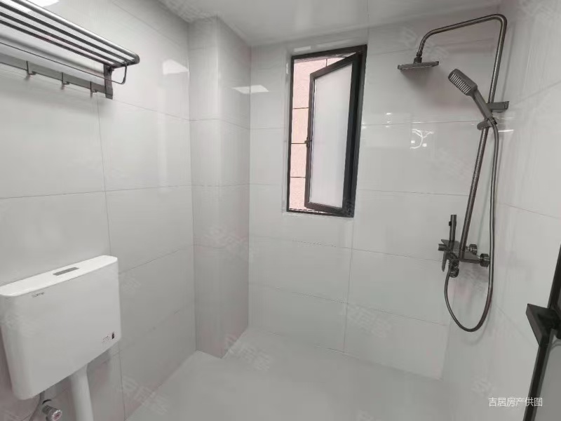 一线江景房，中大学府，边户，精装三房，一天未住，中间楼层