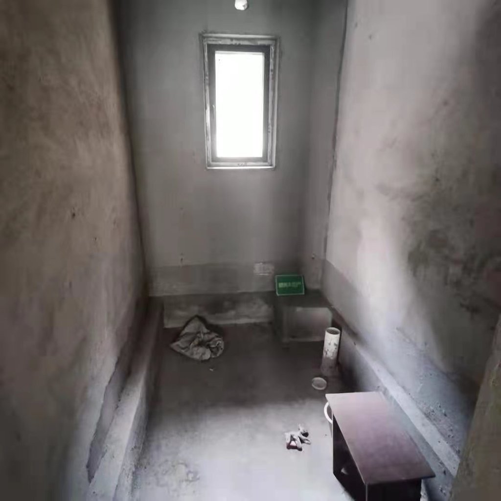 环球广场毛坯三房户型好看房方便