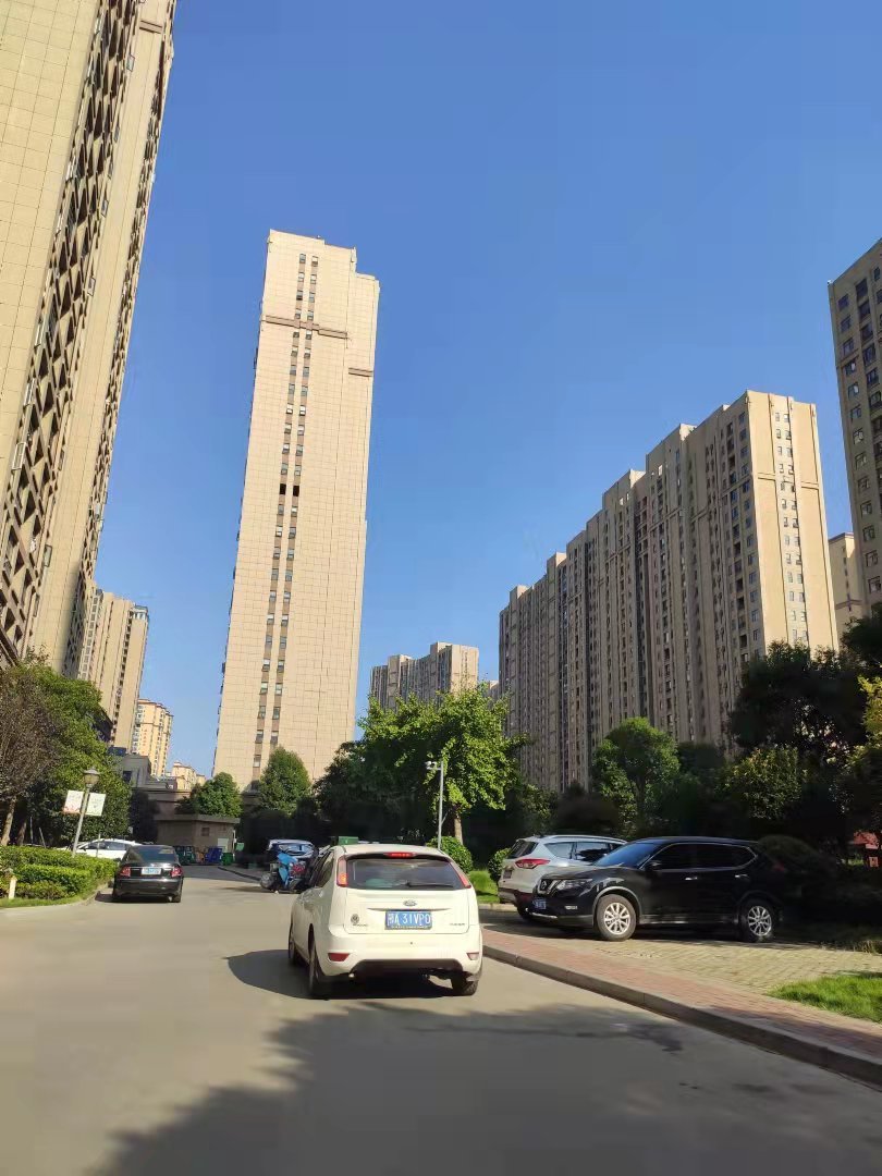 城南新三中门口元泰未来城新出炉107平中高楼层看房方便