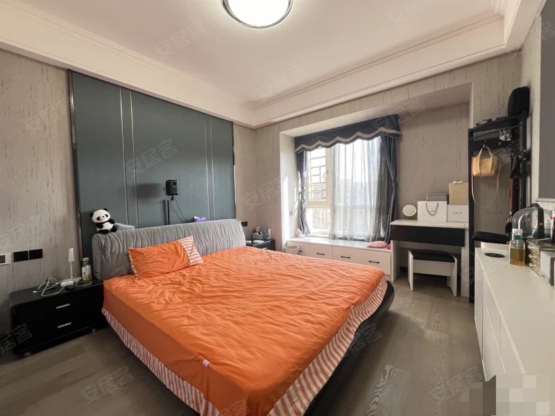 元泰B2区，豪妆四房，东边户，99成新，中间好楼层，全屋中央空调，证满2